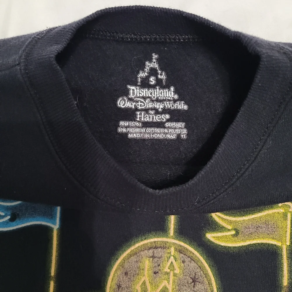 Disneyland Sweatshirt - Picture 4 of 4